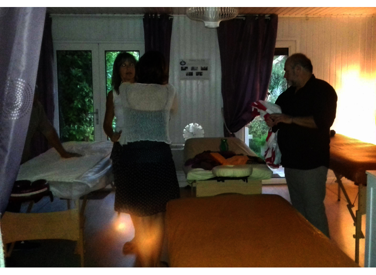 soirée échange massage relaxant californien Aix en provence Salon de provence Avignon Lambesc Vitrolles PACA Bouches du Rhône